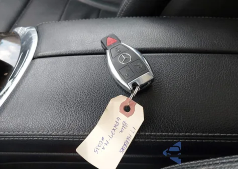 2017 Mercedes-Benz C 300 4Matic из США, поврежденный, VIN 55SWF4KB9HU210235